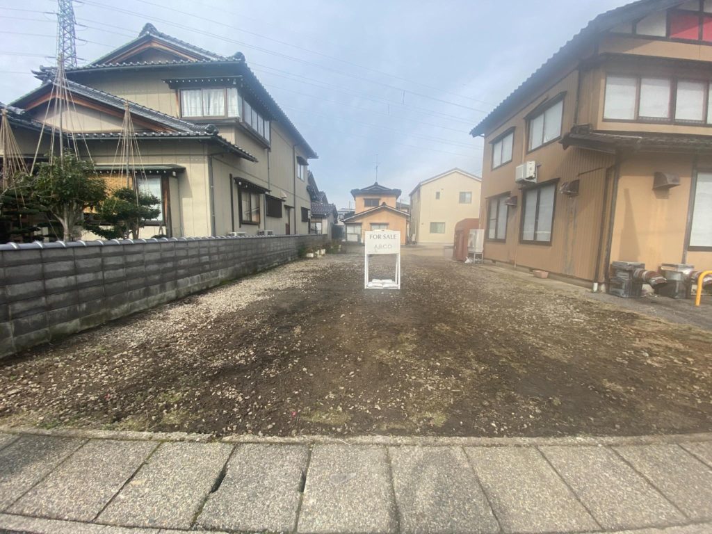 玉鉾・西金沢線大通りにご自宅はもちろん事務所or店舗併用住宅用にも対応の土地が販売開始です。